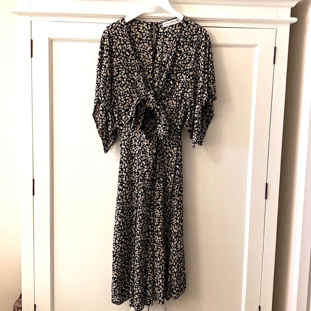 Faithfull the Brand Massimo black floral Midi Dress. Front tie, XS/size 2